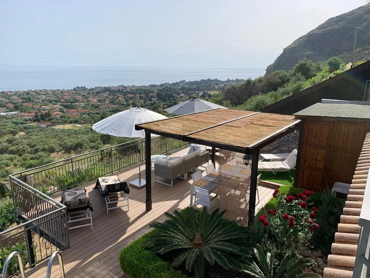 Villa Ibiscus Mandra Capreria 0*,  Italien